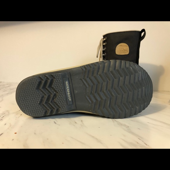 Sorel Winter Boots - Picture 8 of 9